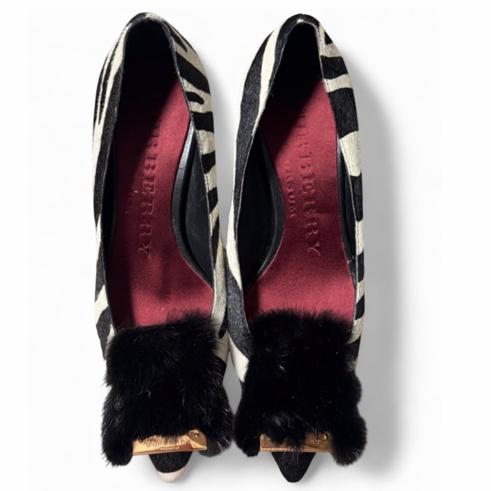 Black and white Burberry shoes for sale in size 6 for sale.